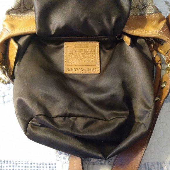 Coach Bleecker Signature Bucket - Picture 7 of 16